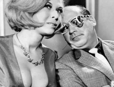 Οι πιο εντυπωσιακές ηθοποιοί που χαζεύαμε στις παλιές ελληνικές ταινίες (βίντεο)